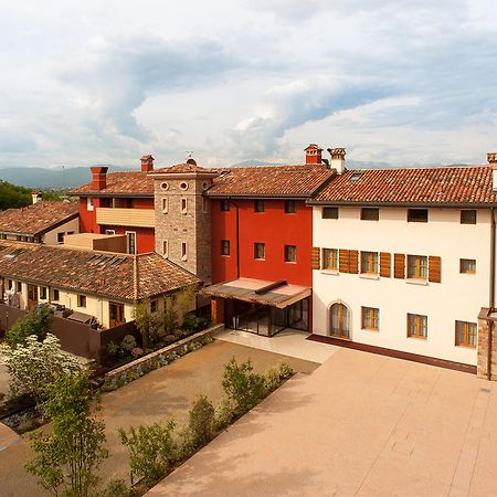 Elliot Osteria e dormire in collina Manzano Esterno foto
