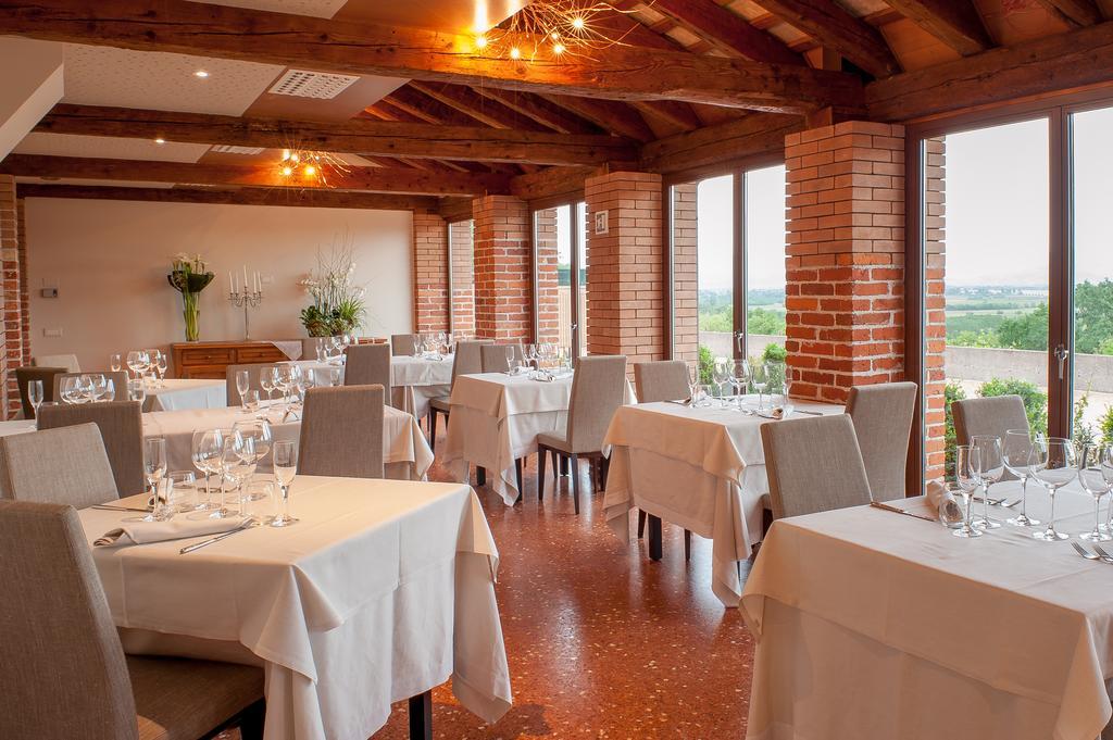 Elliot Osteria e dormire in collina Manzano Esterno foto