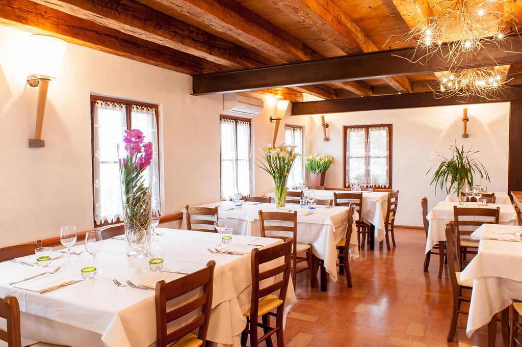 Elliot Osteria e dormire in collina Manzano Esterno foto