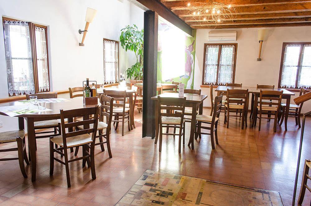 Elliot Osteria e dormire in collina Manzano Esterno foto